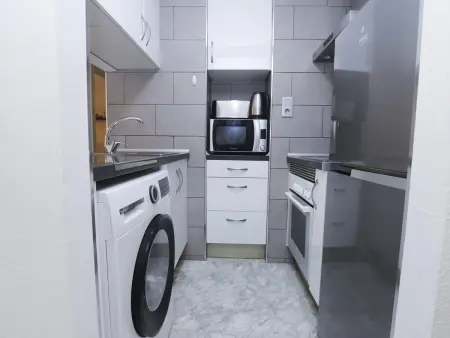 Appartement Moderne avec Terrasse, Clim, Wi-Fi Gratuit à Salou -- Emplacement Central - Photo 5