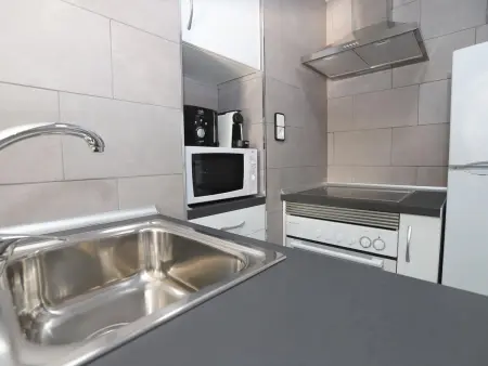 Appartement Moderne avec Terrasse, Clim, Wi-Fi Gratuit à Salou -- Emplacement Central - Photo 7
