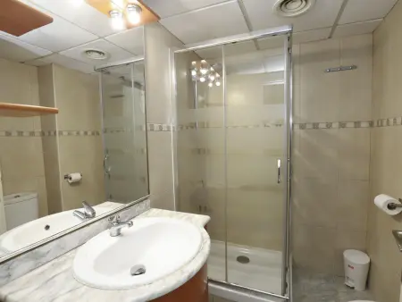 Appartement Moderne avec Terrasse, Clim, Wi-Fi Gratuit à Salou -- Emplacement Central - Photo 12