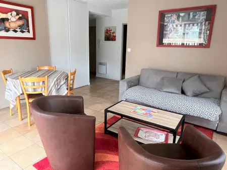 T2 calme à Cambo-les-Bains avec parking et internet - Photo 3