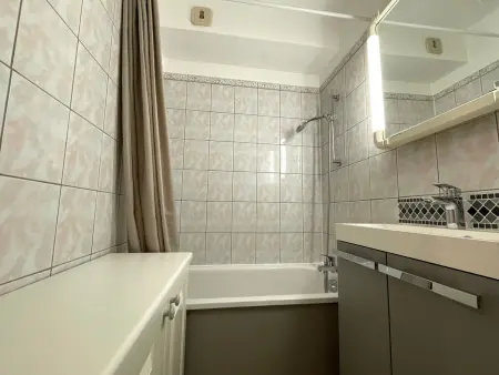 Appartement 2 Pièces avec Piscine et Parking à Sète - Photo 2