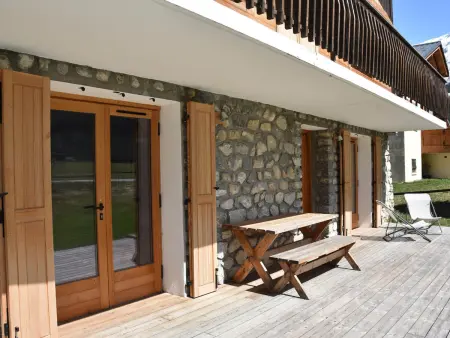 Rez-de-jardin ensoleillé, 3 pièces, proche centre et pistes, animaux acceptés - Photo 1