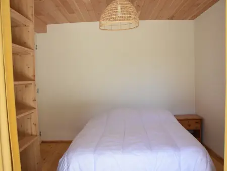 Rez-de-jardin ensoleillé, 3 pièces, proche centre et pistes, animaux acceptés - Photo 2