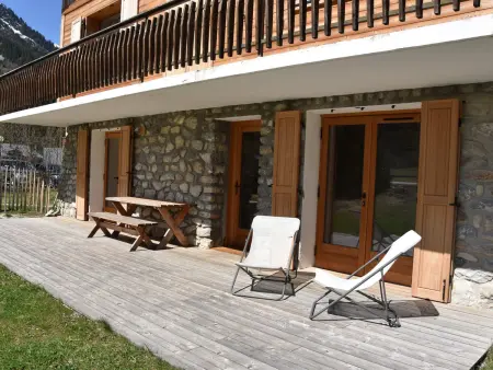 Rez-de-jardin ensoleillé, 3 pièces, proche centre et pistes, animaux acceptés - Photo 7