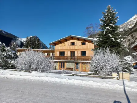 Rez-de-jardin ensoleillé, 3 pièces, proche centre et pistes, animaux acceptés - Photo 15