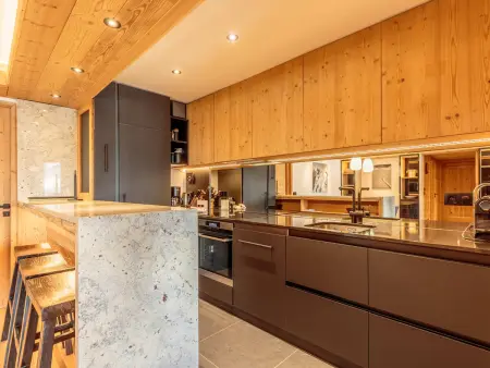 Chalet rénové avec spa, piscine et parking, pied des pistes - Photo 3