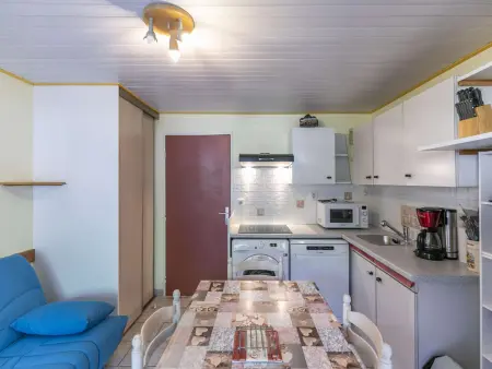 T2 cabine 6 pers avec balcon, parking privé, proche commodités et stations de ski - Photo 3