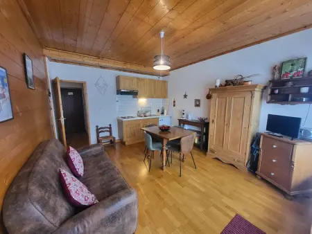 Charmant studio 4 pers, accès parking direct, proche pistes et services - Photo 1
