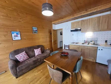 Charmant studio 4 pers, accès parking direct, proche pistes et services - Photo 4