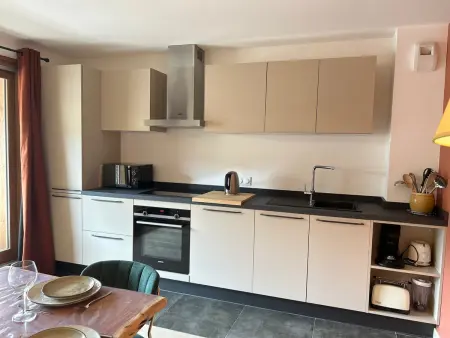 Appartement 4 Chambres au Coeur des Gets - Haut Standing, Parking, Wifi, Balcon, Proche Commerces - Photo 2
