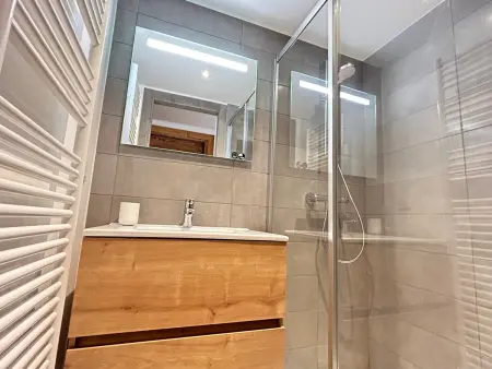 Appartement 4 Chambres au Coeur des Gets - Haut Standing, Parking, Wifi, Balcon, Proche Commerces - Photo 5