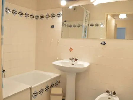 Appartement 2 pièces à Fréjus avec piscine, parking et à 300m des commerces - Photo 9