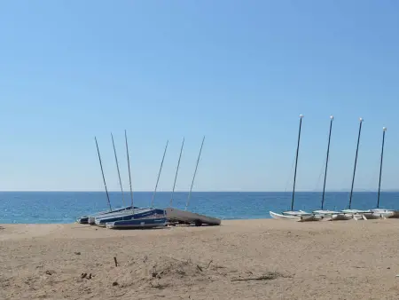 Appartement 2 pièces à Fréjus avec piscine, parking et à 300m des commerces - Photo 12