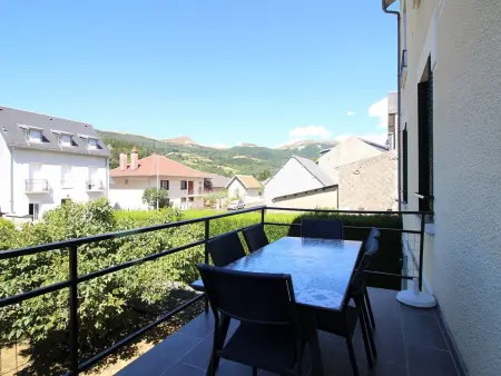 Appartement T3 proche centre La Bourboule avec terrasse - Photo 3