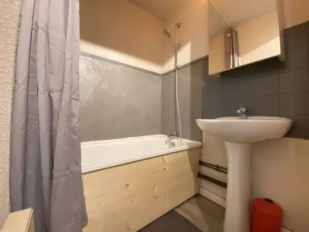 Studio Cabine au Calme avec Terrasse à Praz-sur-Arly - 4 Personnes, Parking et Casier à Ski - Photo 8