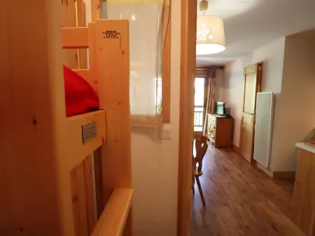 Appartement cosy T3 proche village et pistes pour 4 pers, équipé, casier à skis, ascenseur - Photo 9