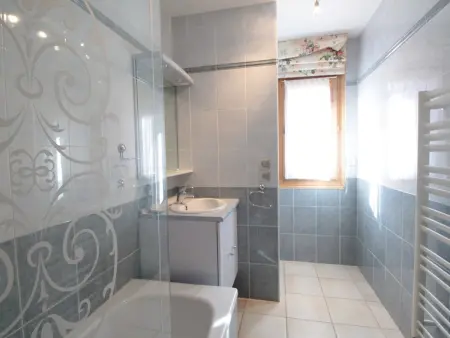 Appartement 3 chambres, 2 sdb, parking, proche pistes, équipements de standing - Photo 8