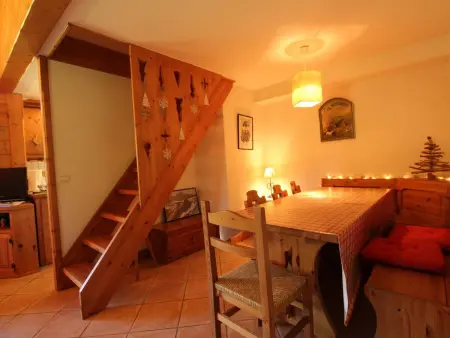 Duplex chaleureux 4 pièces avec wifi, parking, proche spa & bus pour ski - Photo 6