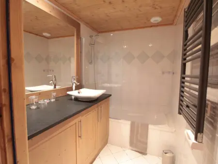 Appartement cosy 4 pièces, 8 pers, garage, proche pistes et commerces - Photo 7
