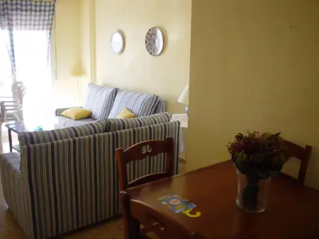 Appartement 2 chambres avec piscine, ascenseur et parking près de la plage - Photo 15