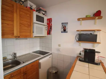 Appartement 2 Pièces avec Balcon à 400m des Pistes, Parking Gratuit - Photo 5