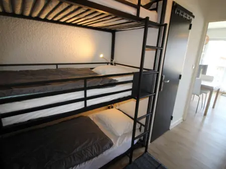 Studio cabine rénové, 4 couchages, pied des pistes, parking, balcon sud - Photo 7