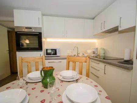 Appartement rénové avec vue Mont-Blanc, parking et WiFi à Chamonix - Photo 4