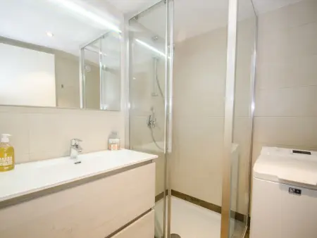 Appartement rénové avec vue Mont-Blanc, parking et WiFi à Chamonix - Photo 5