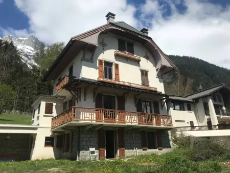 Appartement rénové avec vue Mont-Blanc, parking et WiFi à Chamonix - Photo 16