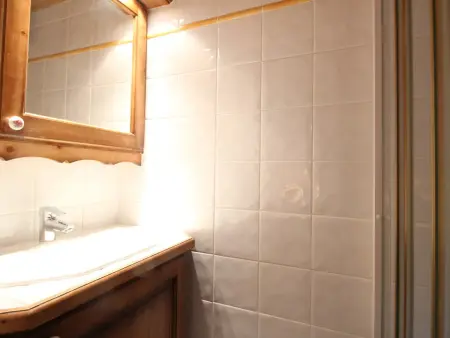 Chalet 4 pièces + mezzanine, 8 pers, WiFi, parking, proche spa, arrêt ski-bus - Photo 6