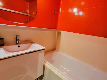 Appartement rénové, ski aux pieds, balcons, 3 pièces pour 8 pers. - Photo 13