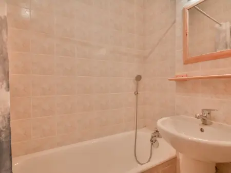 Appartement cosy à 400m du centre, proche pistes, balcon, parking, 6 pers, linge inclus - Photo 5
