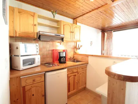 Studio 4 pers, centre village, 450m télécabine, balcon, casier à skis, animaux acceptés - Photo 3