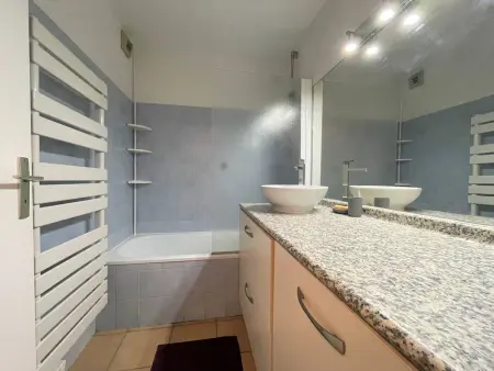 Spacieux T3 à Briançon - 6 pers, 2 balcons, parking, proche télécabine et commerces - Photo 4
