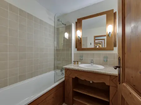 Appartement Arc 1950 Skis aux Pieds avec Piscines et Jacuzzi - Photo 5