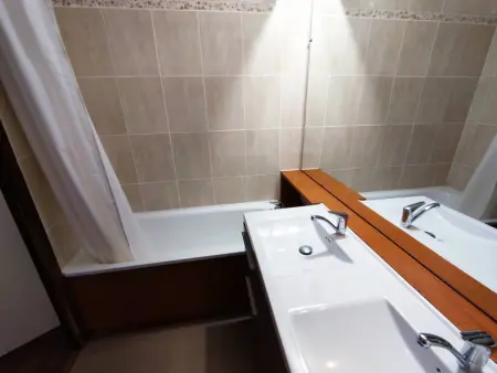 Appartement 3 chambres au pied des pistes avec garage et Wi-Fi - Photo 8