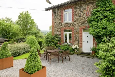 Ferme Bellevue, Gîte boutique avec jardin clôturé à Trois Ponts en Belgique - Photo 2