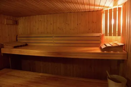 Les Bastinettes, Maison à Moutoûyet avec Piscine et Sauna - Photo 4