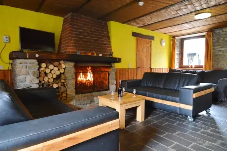 Dans les Champs, Chalet à Petite Langlire avec bain moussant - Photo 1