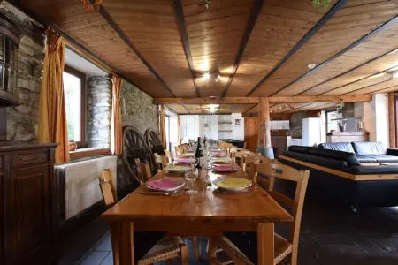 Dans les Champs, Chalet à Petite Langlire avec bain moussant - Photo 8