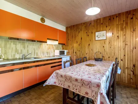 Rez de chalet calme avec terrasse - 2 chambres, proche pistes à La Clusaz - Photo 2