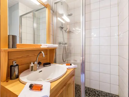 Duplex 2 chambres avec cheminée, garage et terrasse - La Clusaz, proche des pistes, WIFI inclus - Photo 6