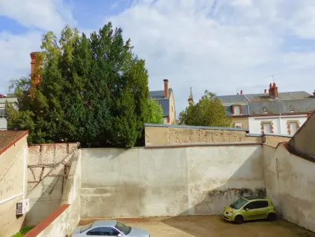 Appartement à Moulins: Confort avec Balcon, Draps et Linge Inclus - Photo 11