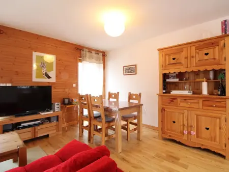 3 pièces cosy : Jardin, Wifi, Parking, 700m des pistes, 50m des commerces - Photo 2