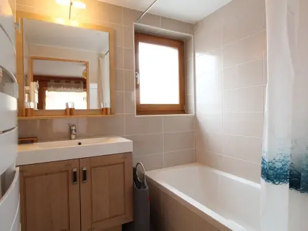 3 pièces cosy : Jardin, Wifi, Parking, 700m des pistes, 50m des commerces - Photo 7