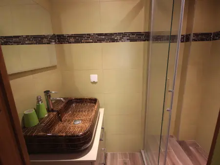 Spacieux appartement 5 pièces près des pistes, jusqu'à 12 personnes, parking et balcons - Photo 8