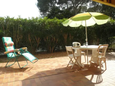Appartement 3P en rez-de-jardin avec piscine et parking, à 600m de la plage - Saint-Raphaël - Photo 1