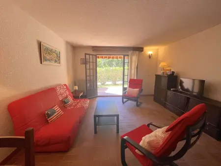 Appartement 3P en rez-de-jardin avec piscine et parking, à 600m de la plage - Saint-Raphaël - Photo 2