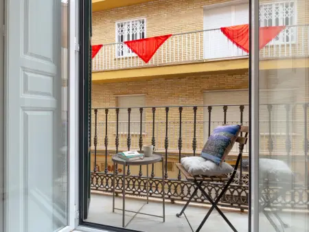 Appartement de Charme au Centre Historique de Malaga, 3 Chambres, Balcons, Confort Moderne et Wifi - Photo 2