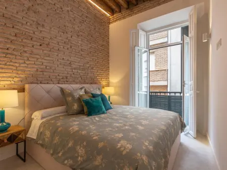 Appartement de Charme au Centre Historique de Malaga, 3 Chambres, Balcons, Confort Moderne et Wifi - Photo 3